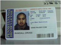 yeah, that's right. i hate taking pictures of myself. and yeah, this picture looks all messed.